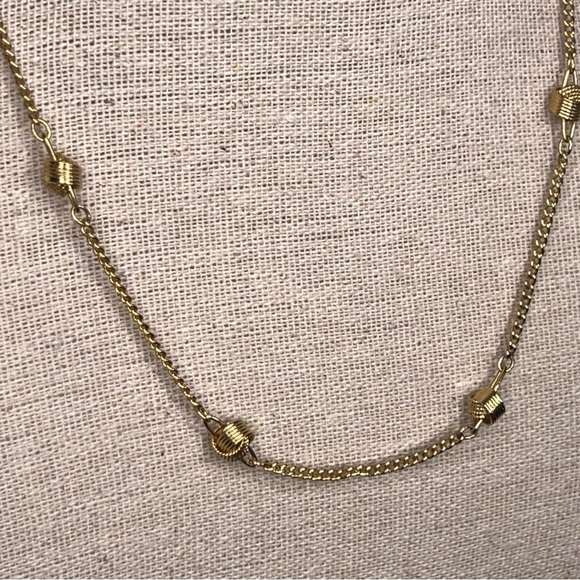 Vintage Avon Gold Knit Necklace Retro Classic Spring Ring Closure 16” Length - Picture 5 of 9